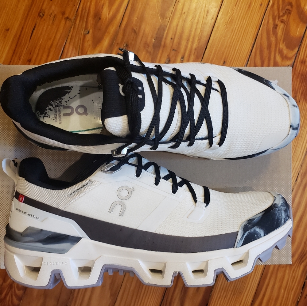 ON cloudwander waterproof sz 8w ivory black